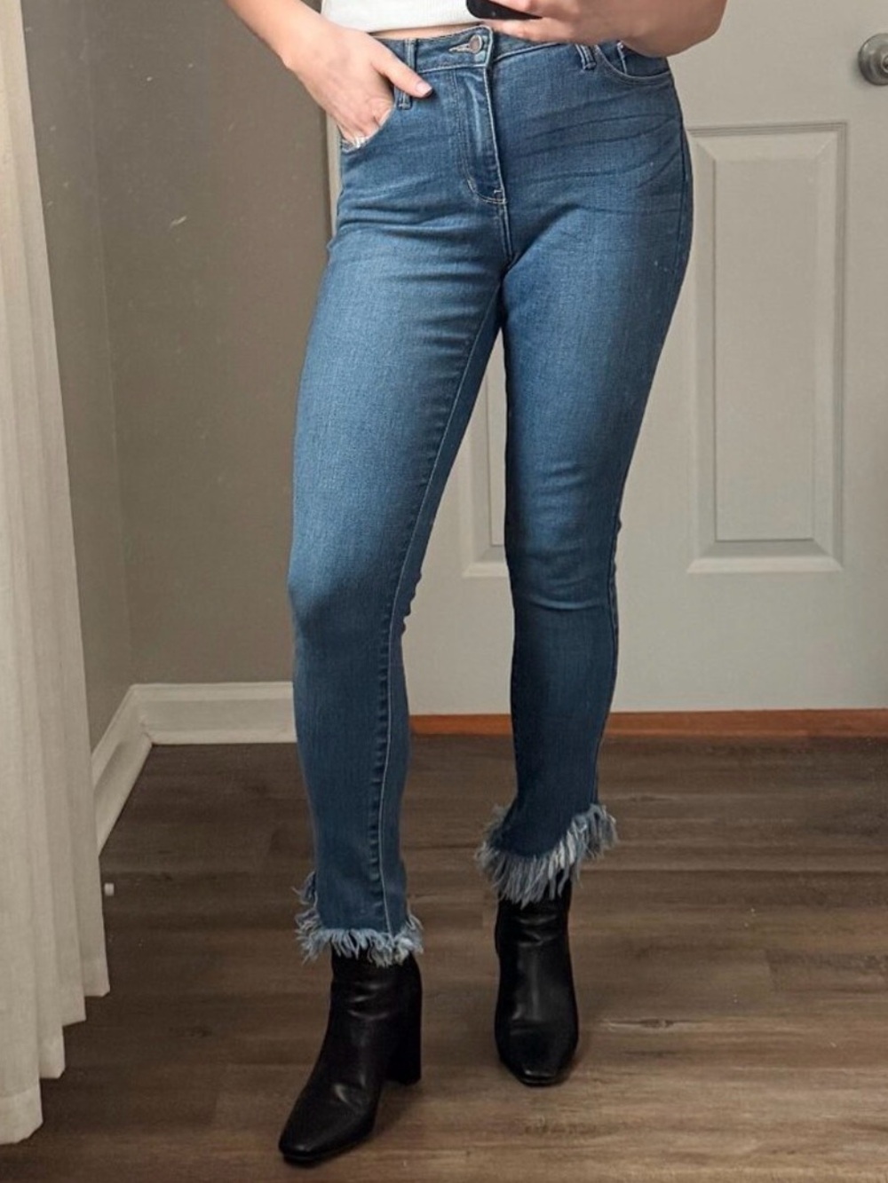 Just Black Denim - size 27 Blue High-Rise Frayed Hem Skinny Jeans